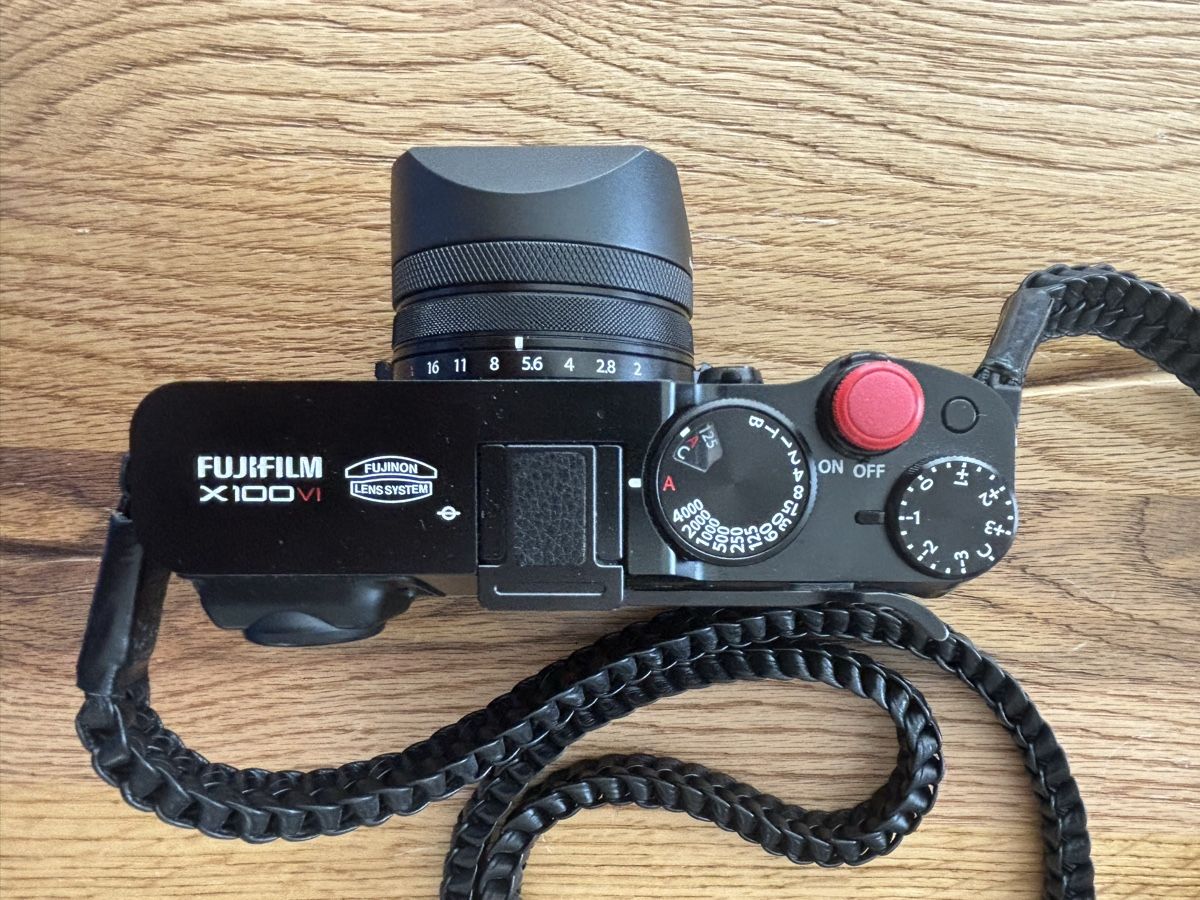 Fuji Appareil photo: Fujifilm X100VI mit Weitwinkelobjektiv – D'occasion à Zürich par B-RIDER 3