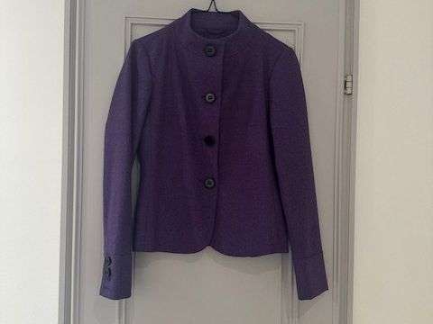 Jacken: Toller Blazer, 100% Labswool, lila, Gr 36 – Gebraucht aus Genève von and_nv8c