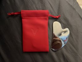 Gua Sha Stein mit rotem Beutel neu
