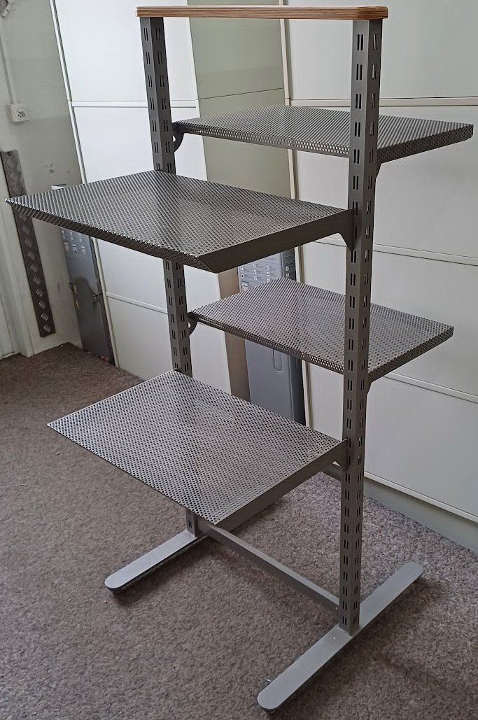 Scaffali: Regal freistehend – Usato da Allschwil venduto da RePoMa