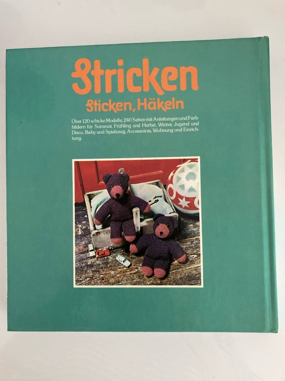 Libri: STRICKEN Häkeln STICKEN / gebundene Ausgabe – Usato da Frauenfeld venduto da BUCHschatzLADEN_369 1