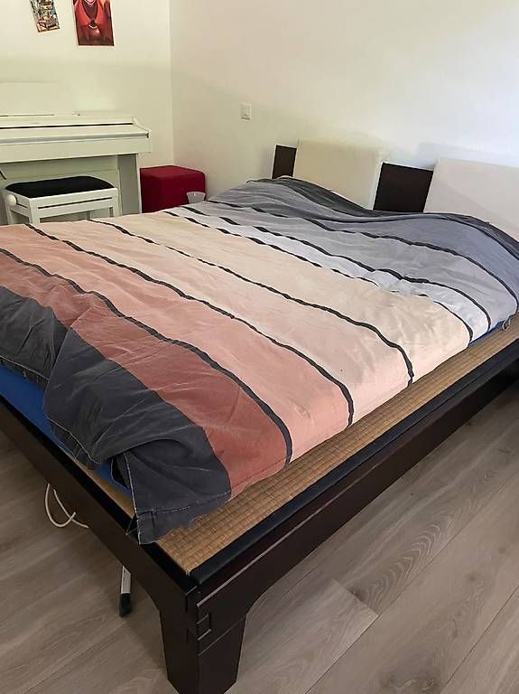 Lits: Lit futon cadre et matelas – D'occasion à Préverenges par fabi777