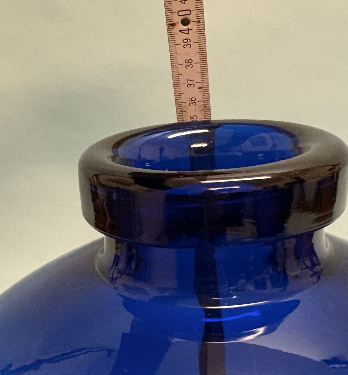 Vasi & Recipienti: Blaue Vintage Kugelvase aus Glas – Usato da Zürich venduto da timeless.tones 5