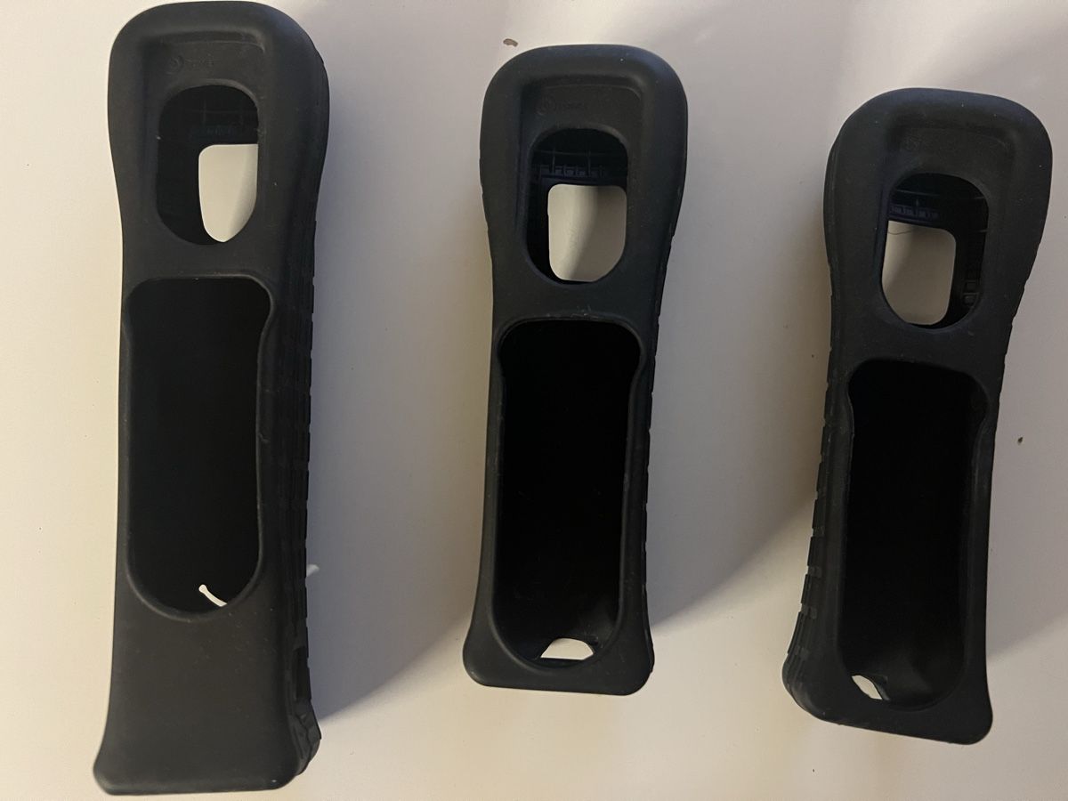 Nintendo Controller: Wii MotionPlus Schutzhülle Silikon Schwarz 2er-Set – Gebraucht aus Dietikon von Emoruk 1