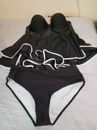 Schönes Badekleid