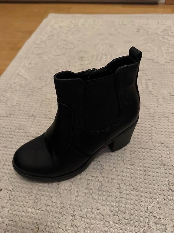 Scarpe da donna: Winter shoes – Usato da Opfikon venduto da MissRuby