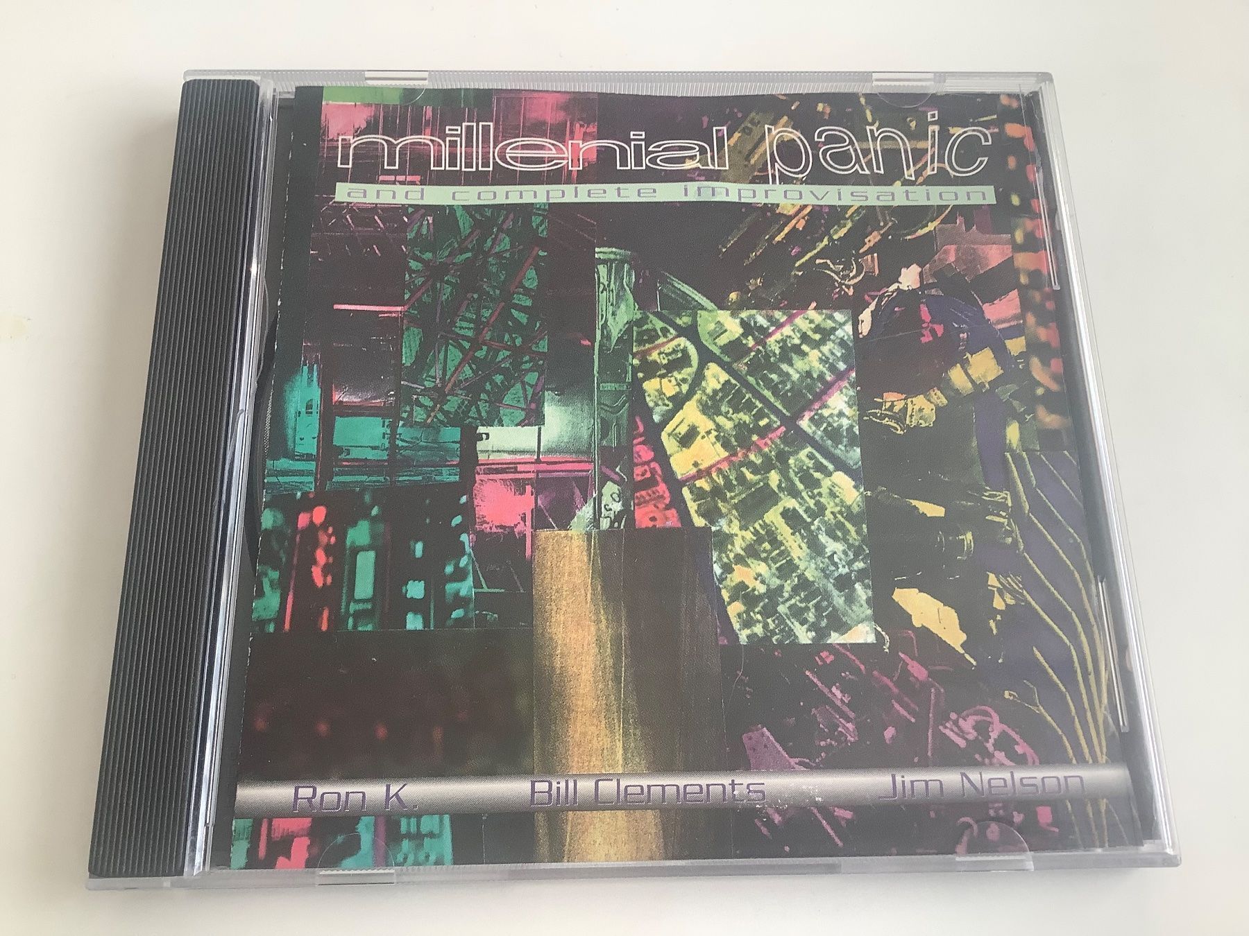 CD: Millennial Panic/ Radical House / 1996 – Usato da Dübendorf venduto da Shreck