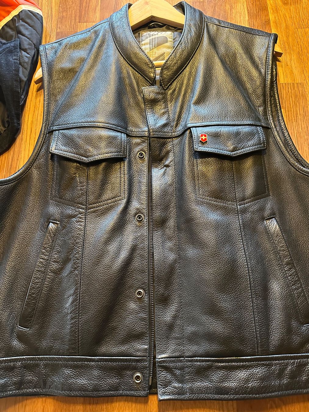 Gilet & Giacche: Neue Lederweste XL – Nuovo (secondo la descrizione) da Kaltenbach venduto da Dogsen