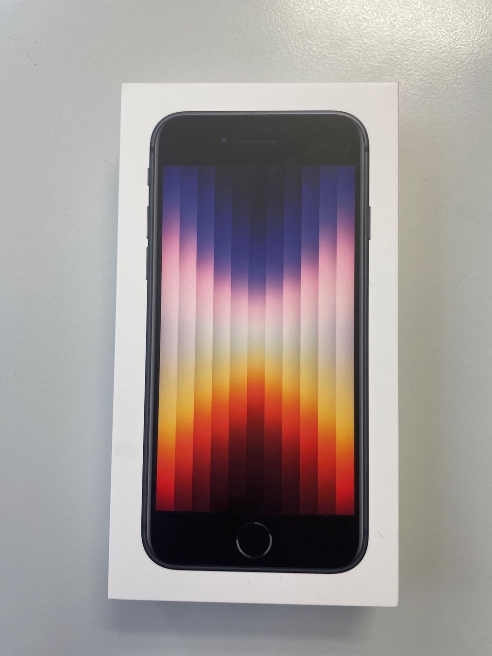 Apple Handys / Smartphones: iPhone SE (2022) 64 GB NEU – Neu und originalverpackt aus Basel von