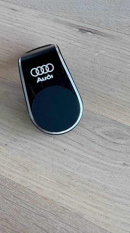 Wandhalterungen: Magnethalter für das Auto – Gebraucht aus Bottighofen von con_6lgw