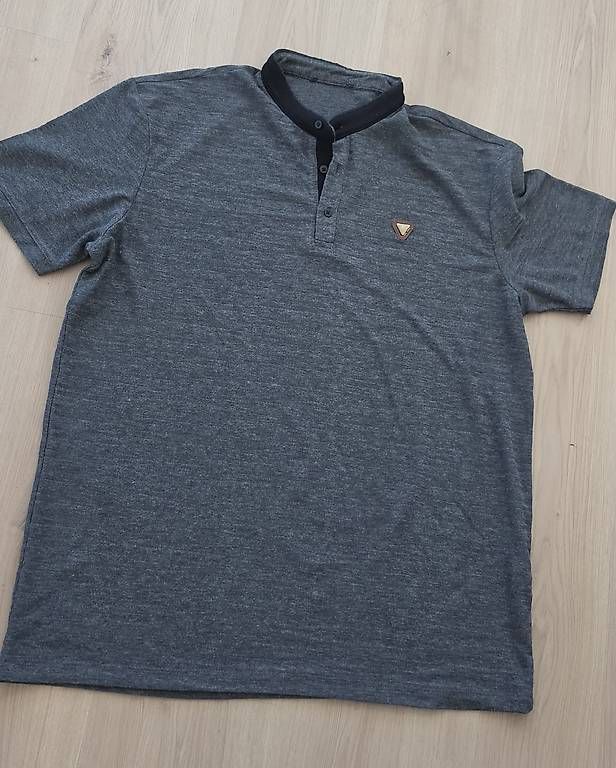 T-Shirts: 2x TShirt Gr.XL – Gebraucht aus Appenzell von San-cu