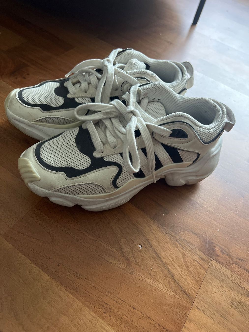 Adidas Scarpe da donna: Adidas Magmur Runner 37 1/3 – Usato da Jona venduto da Sariksa 2