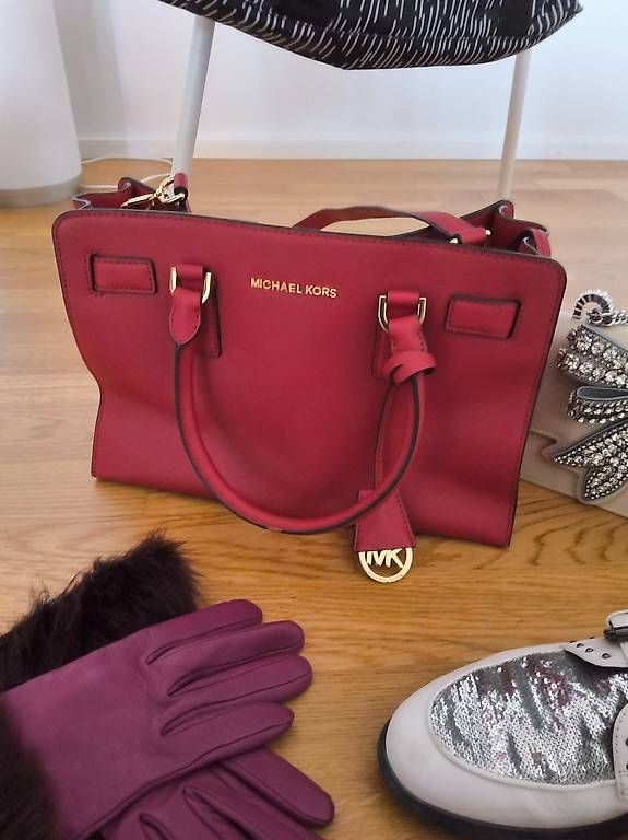 Borse da donna: Diverse Taschen und accessoires – Usato da Luzern venduto da cla_2wbh 2