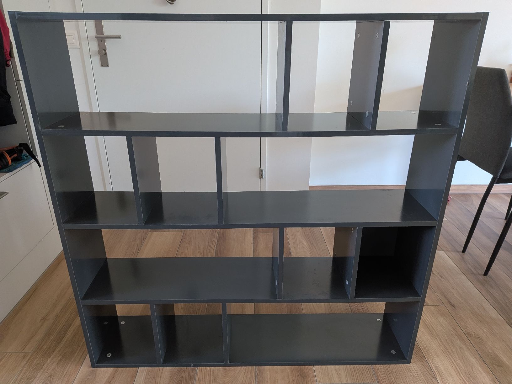 Scaffali: Bücherregal grau – Usato da Walde AG venduto da hug_n6v5 2