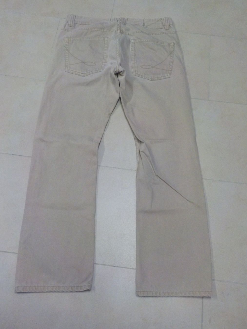 Jeans: Jeanshose biege, Grösse 33/30 (2) – Gebraucht aus Muri b. Bern von Silberdolphin 1