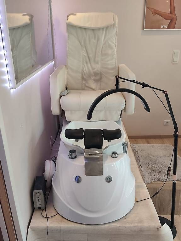 Lettini & sedie per cosmetici: Fauteuil pédicure spa avec massage et hydromassage – Usato da Carouge GE venduto da fer_cd8d 2