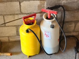 2 Birchmeier Spritzen (Lot 76) 6017 Ruswil