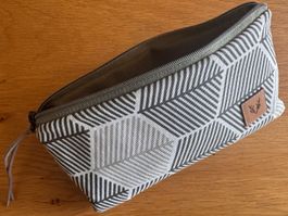 Handmade Täschchen – Blätter grau