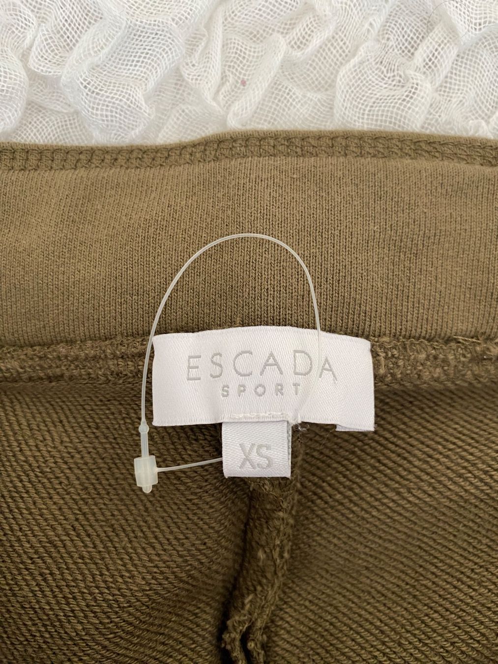 Escada Pantaloni: Escada Trainerhose, Grösse 34 – Nuovo (secondo la descrizione) da Winterthur venduto da marisole4 3