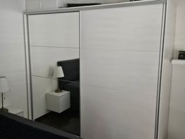 Grosser IKEA PAX Schiebetürenschrank 230x200cm (Mit Spiegel)