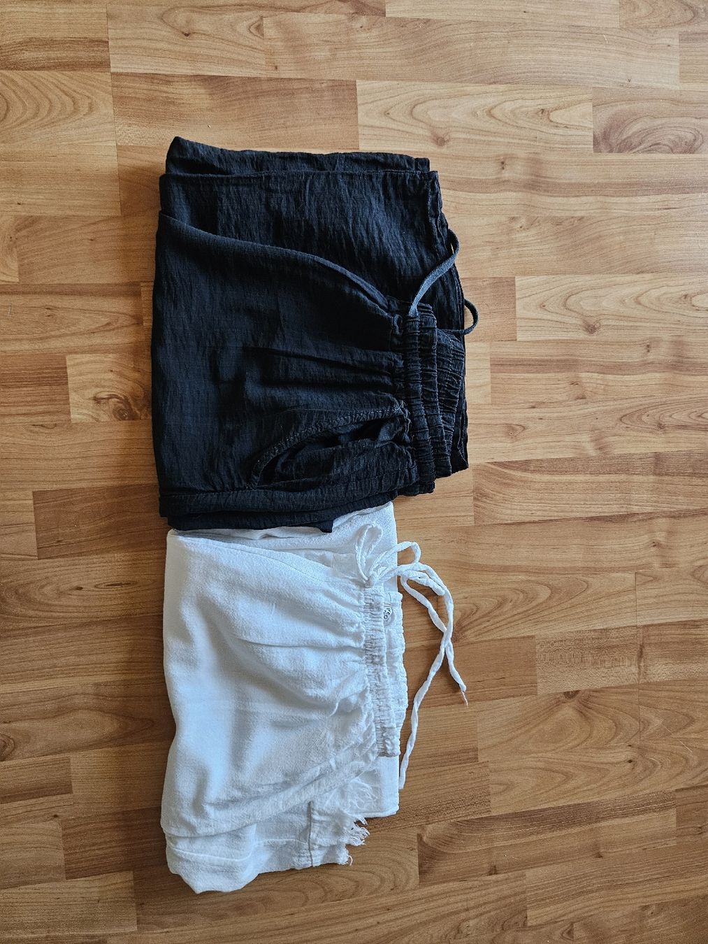 Pantalons: 2 Hosen Gr. 38 – D'occasion à Niederwil AG par marciag 2