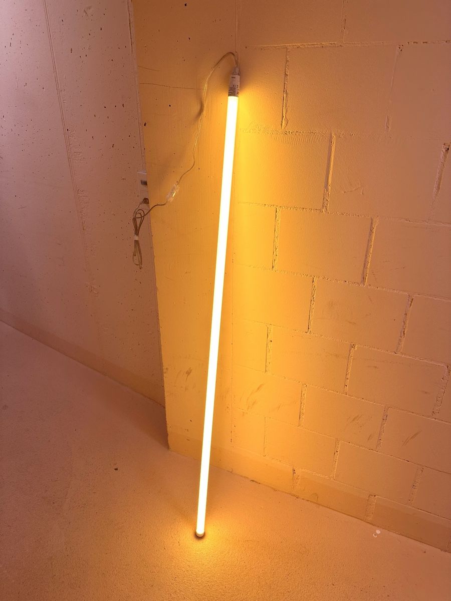 Hay Lampade: Neon LED Leuchtstab von HAY - Gelb – Nuovo (secondo la descrizione) da Zürich venduto da AssuredSelection