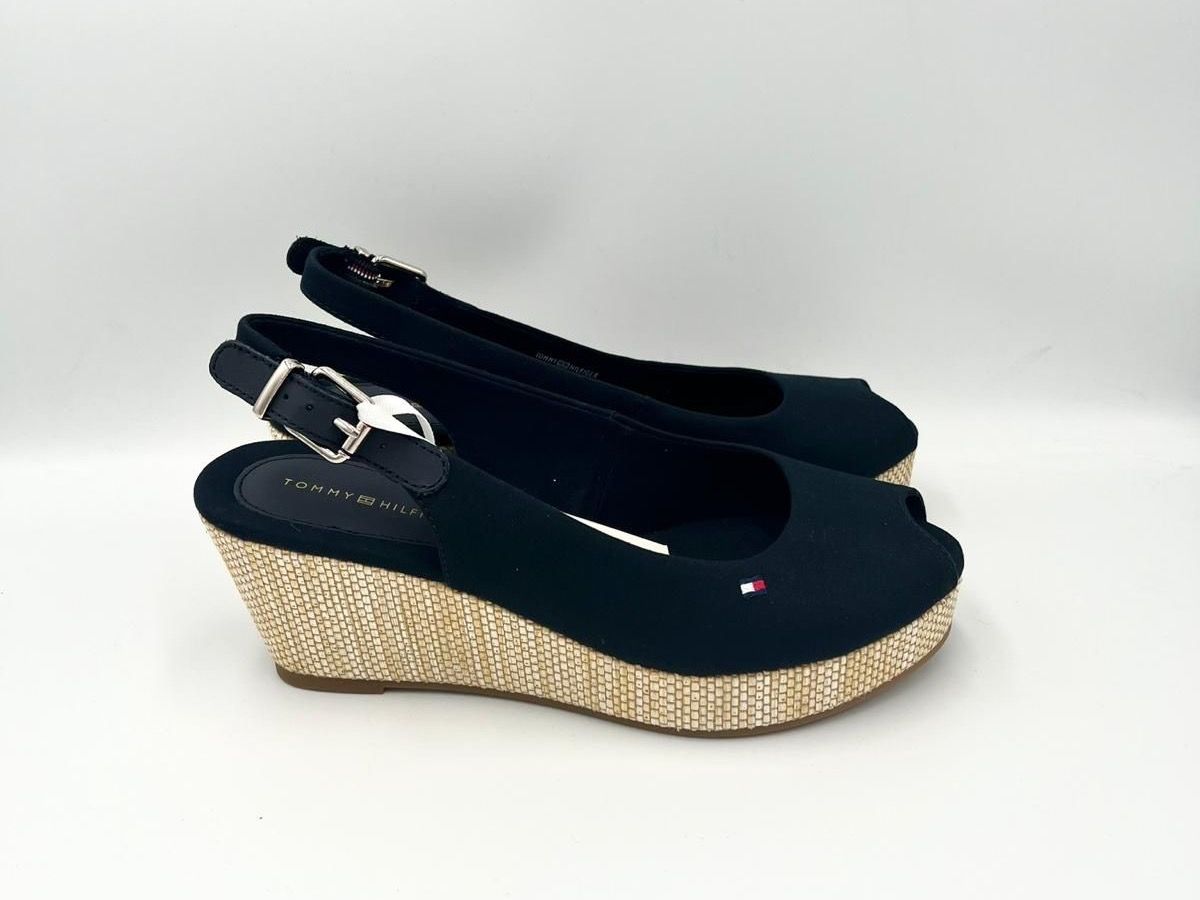 Tommy Hilfiger Scarpe da donna: Tommy Hilfiger Sandalen Grösse 37 – Nuovo e nell'imballaggio originale da Wiedlisbach venduto da Sistershop