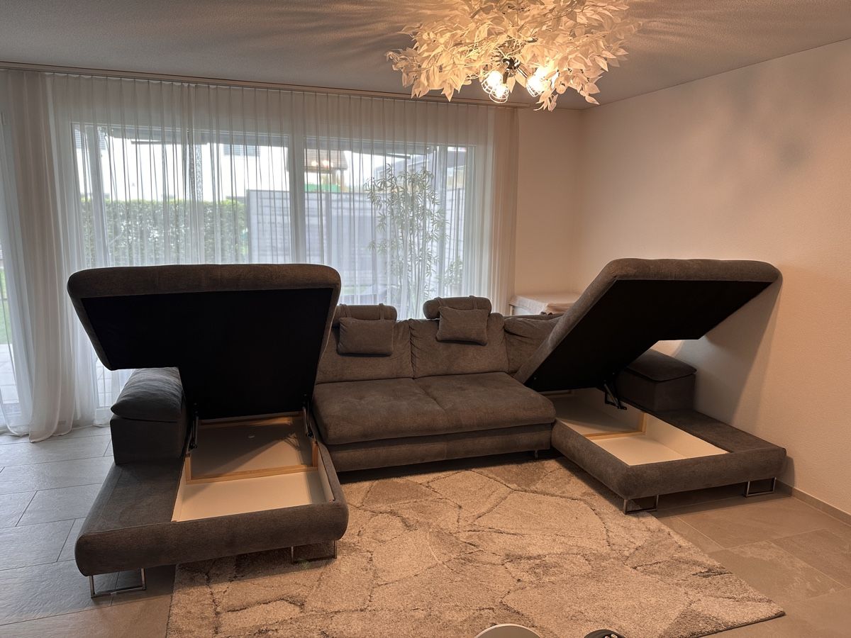 Divani: Grosses dunkelgraues Ecksofa – Usato da Luterbach venduto da Nadine9893 1