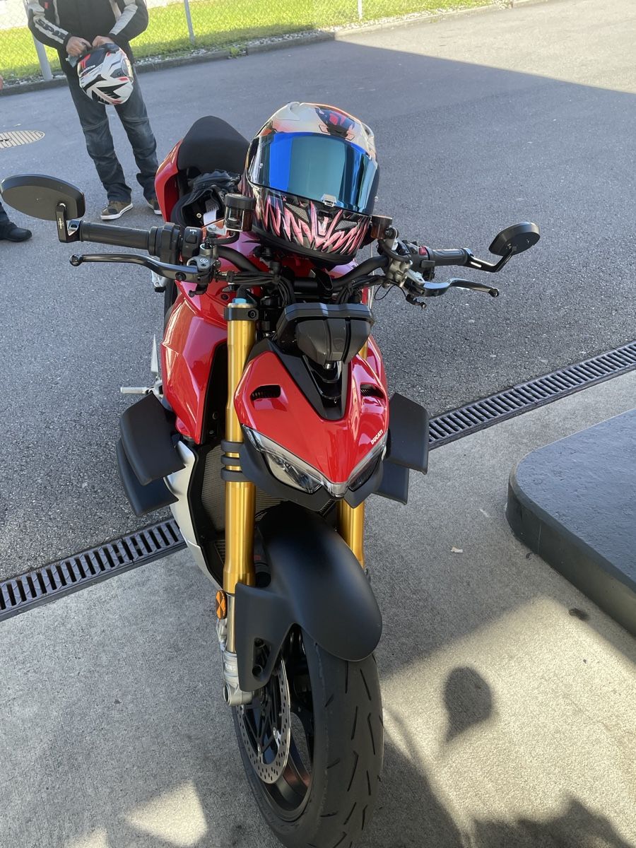 Ducati Strada: Ducati Streetfighter V4S – Usato da Uster venduto da jejis