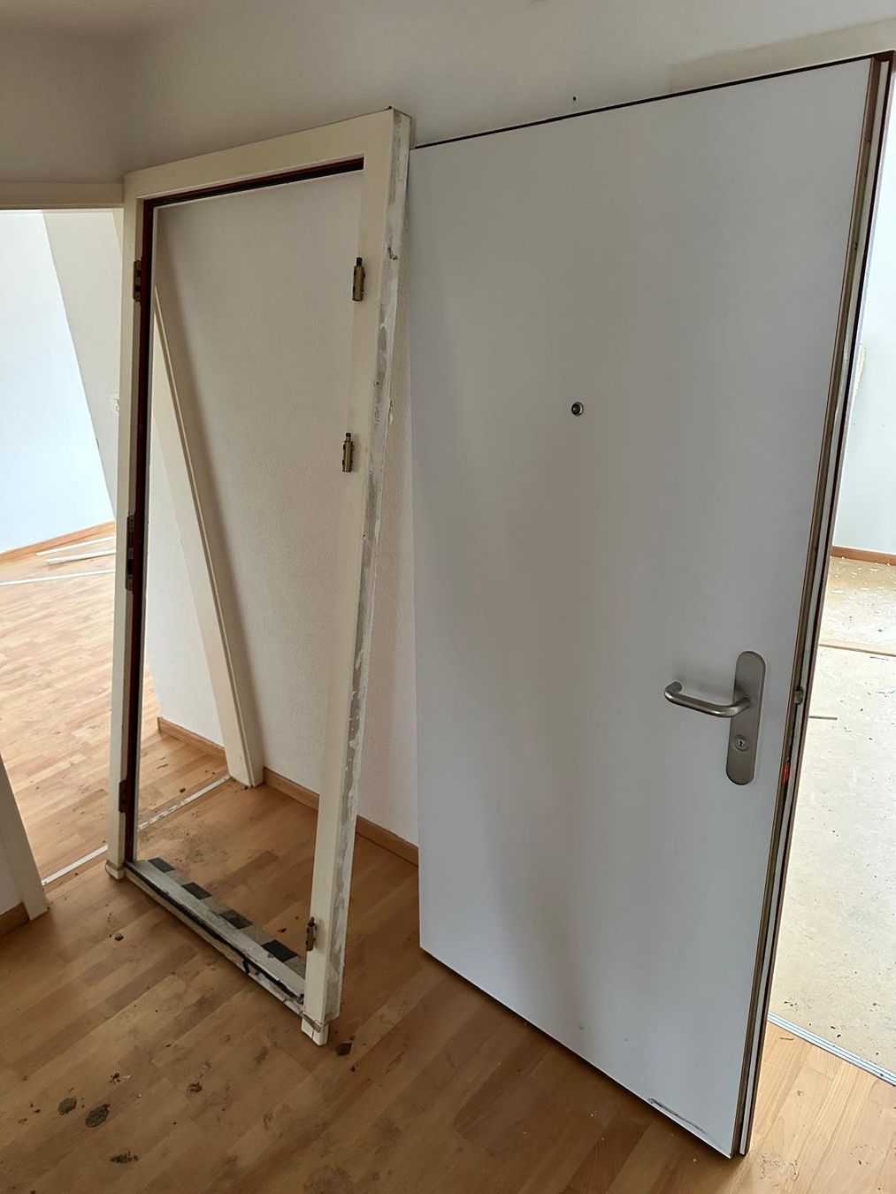 Porte: Sicherheitstür mit Rahmen – Usato da Spreitenbach venduto da Space_X
