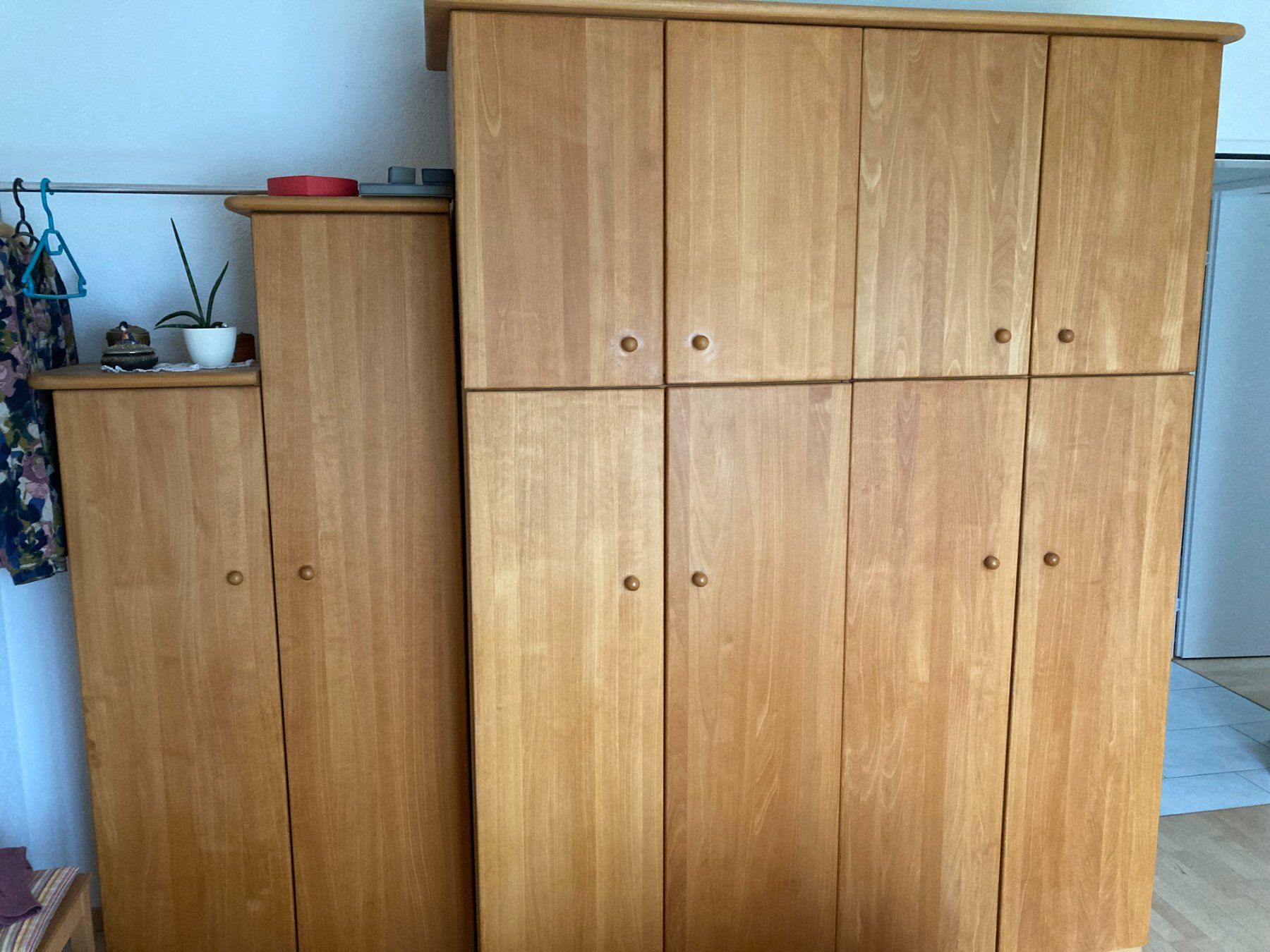 Armadi: Set Massivholz Schränke & Kommode – Usato da Zofingen venduto da Wasserberg04 1