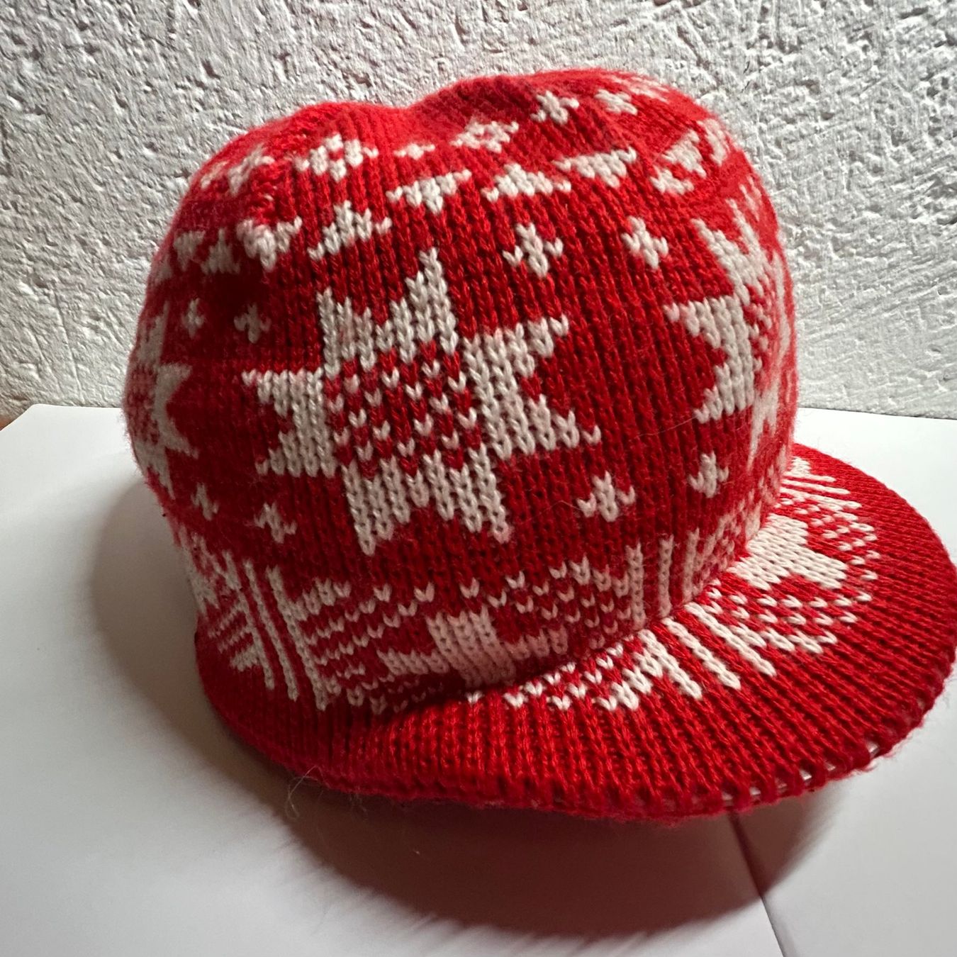 Hüte, Mützen & Caps: Strick-Cap mit Wintermuster (Rot–Weiss / Norton) – Gebraucht aus Bern von san_svt6