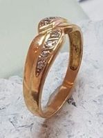 Ring mit Steinen im Brillant Schliff