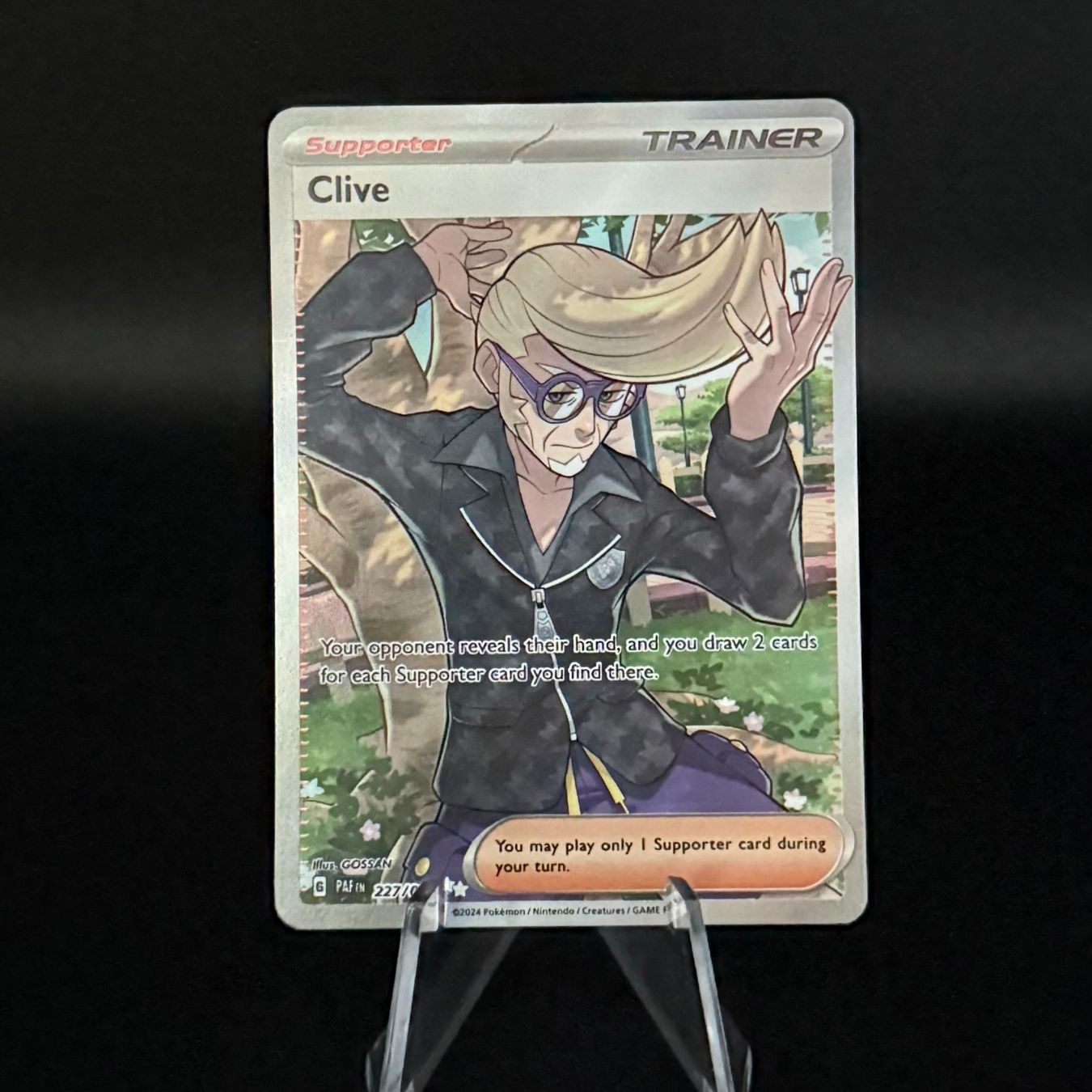 Pokémon Carte collezionabili: Clive #227 Pokemon Paldean Fates – Usato da Feuerthalen venduto da Plazatoys