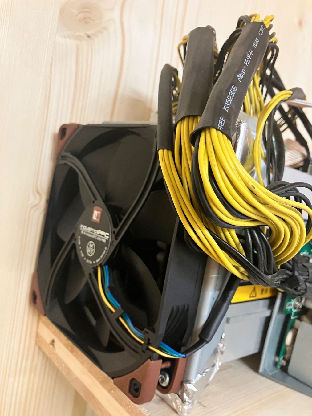 Bitmain Coin Miner: Antminer S9i Silent - Refurbished – Usato da Walde AG venduto da remo_globi 2