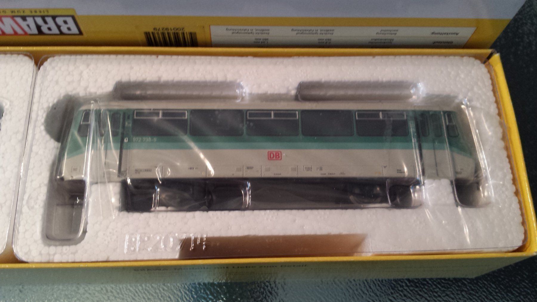 Brawa Modellini di ferrovie: BRAWA 44302 - Dieseltriebwagen BR 772 der DB - "Ferkeltaxe" – Nuovo e nell'imballaggio originale da Rotkreuz venduto da MOBAHN-1zu87 3