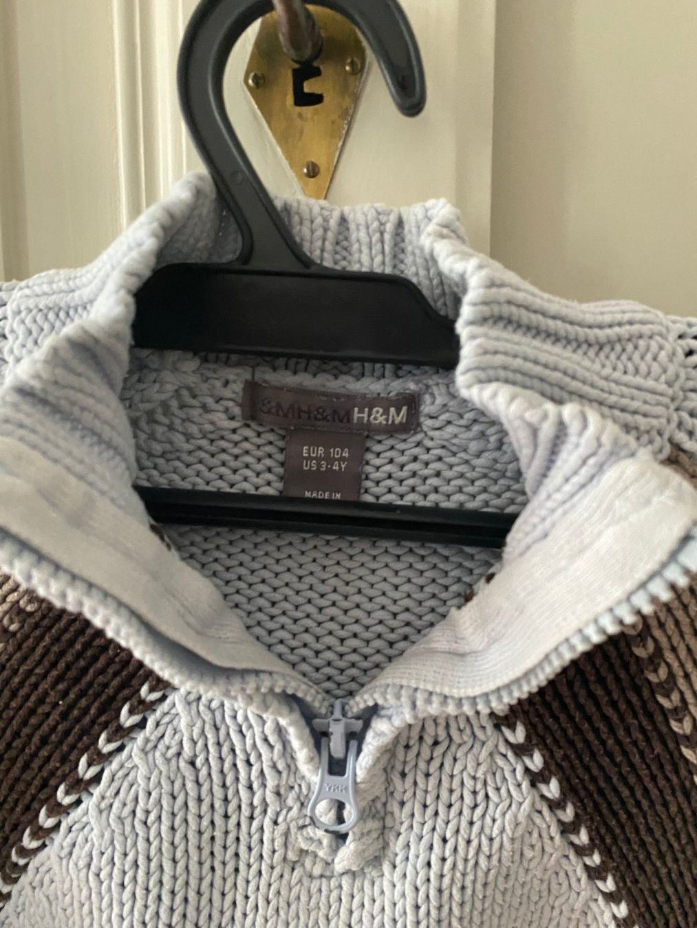 Lotti & Set di vestiti: Sporthose u. Baumwoll Pulli Gr 104 – Usato da Fribourg venduto da geraldine132 3