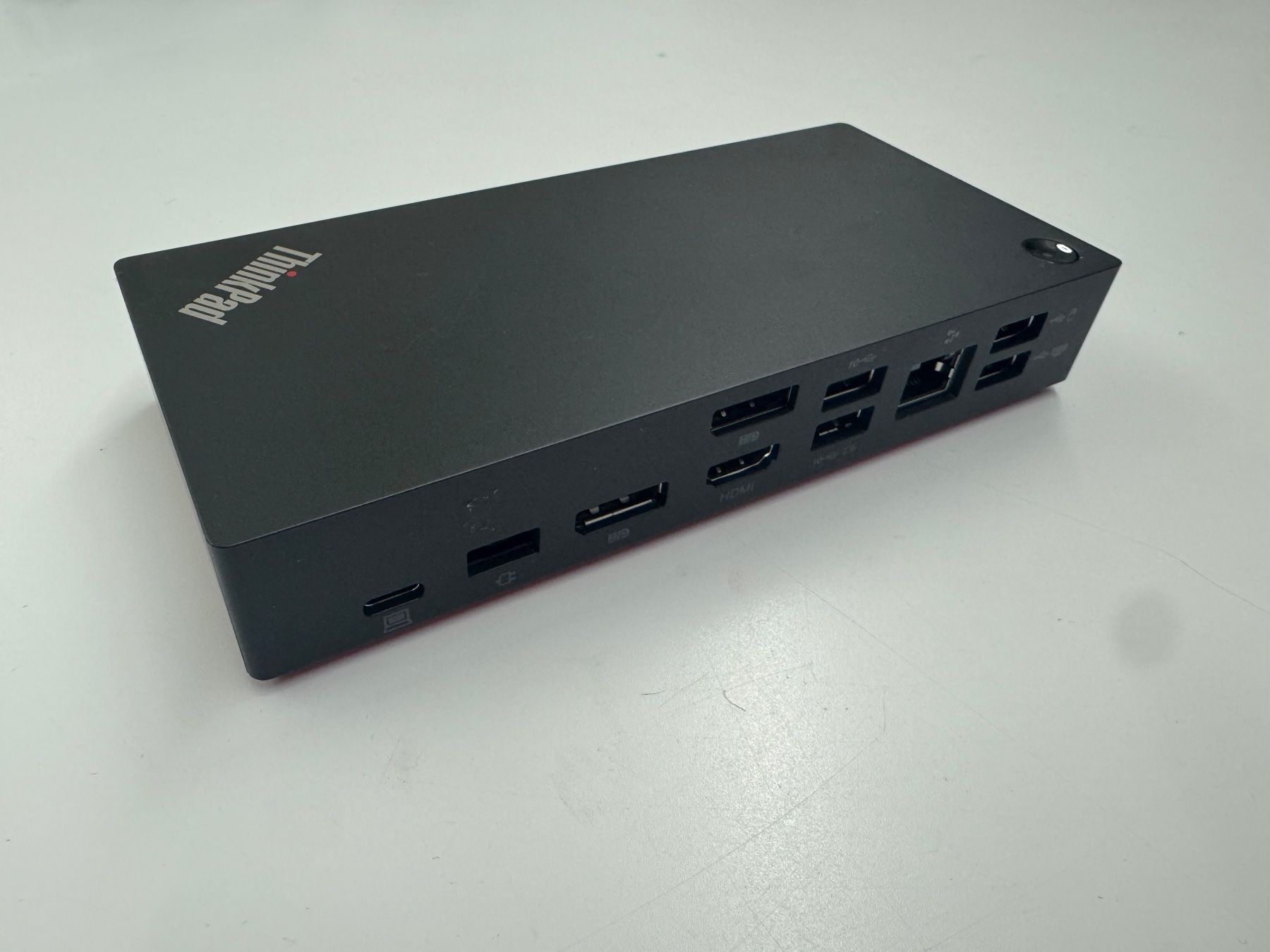 Lenovo Docking station: Lenovo ThinkPad USB-C Dock Gen 2 – Usato da Bremgarten AG venduto da joker_eat_world 2