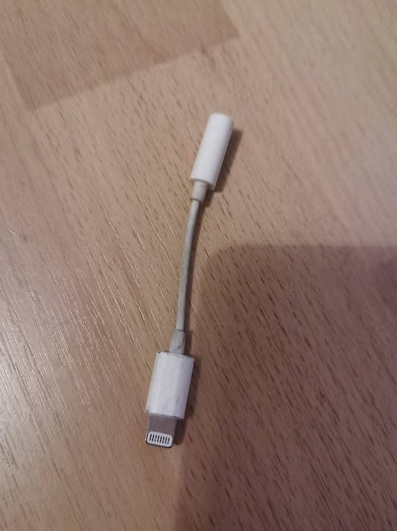 Apple Unità & Adattatore: Apple Lightning auf Jack Kopfhörer AUX Adapter – Usato da Basel venduto da kap_yhy8