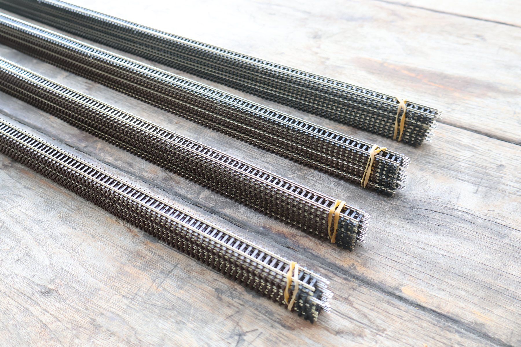 Fleischmann Modellini di ferrovie: Fleischmann/ROCO 40 x langes Flexgleis 22201 - Spur N – Usato da Winterthur venduto da Monstera 4