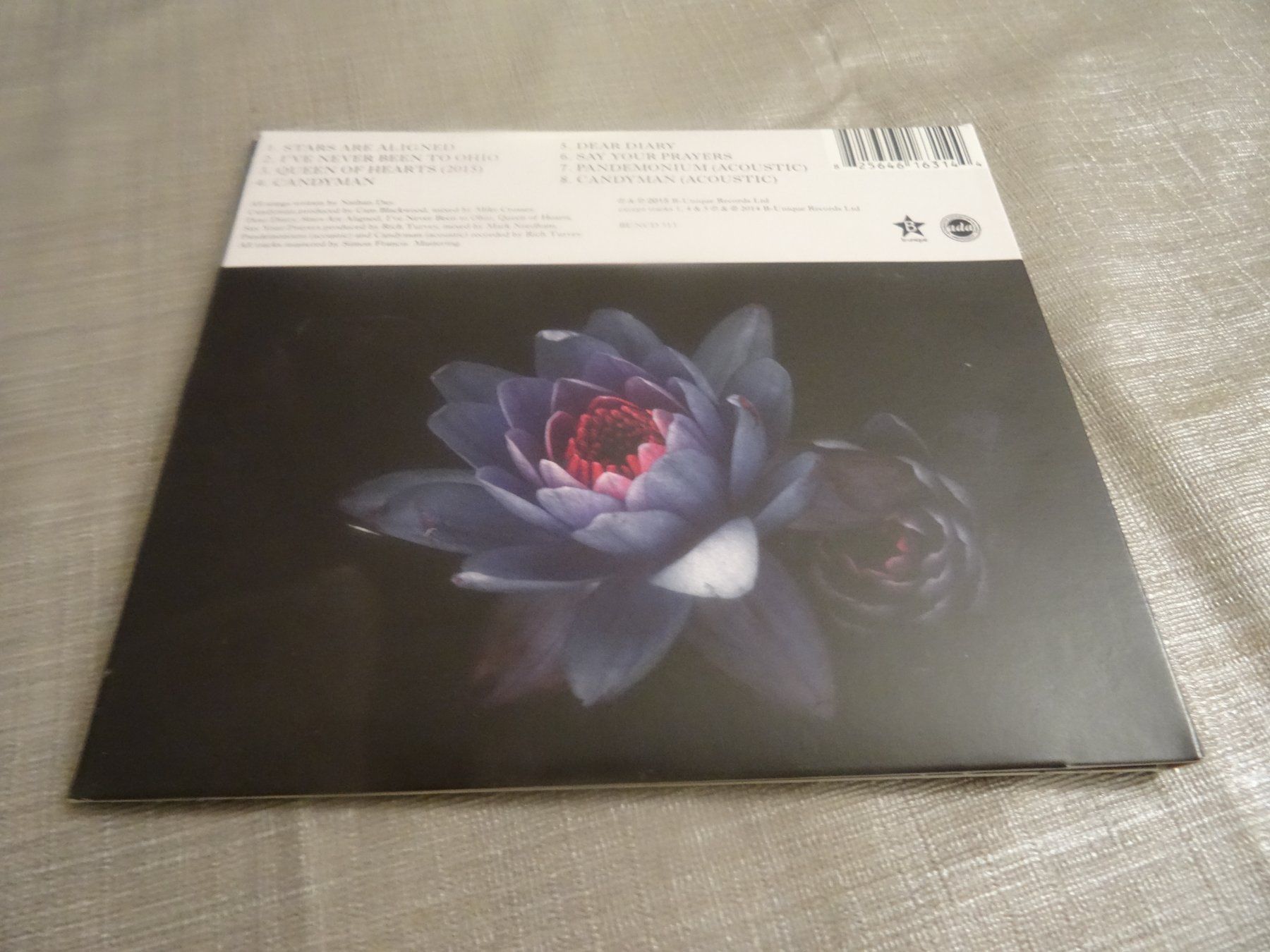 CD: Darlia - Petals CD – Usato da Olten venduto da Disc-Ausverkauf 1