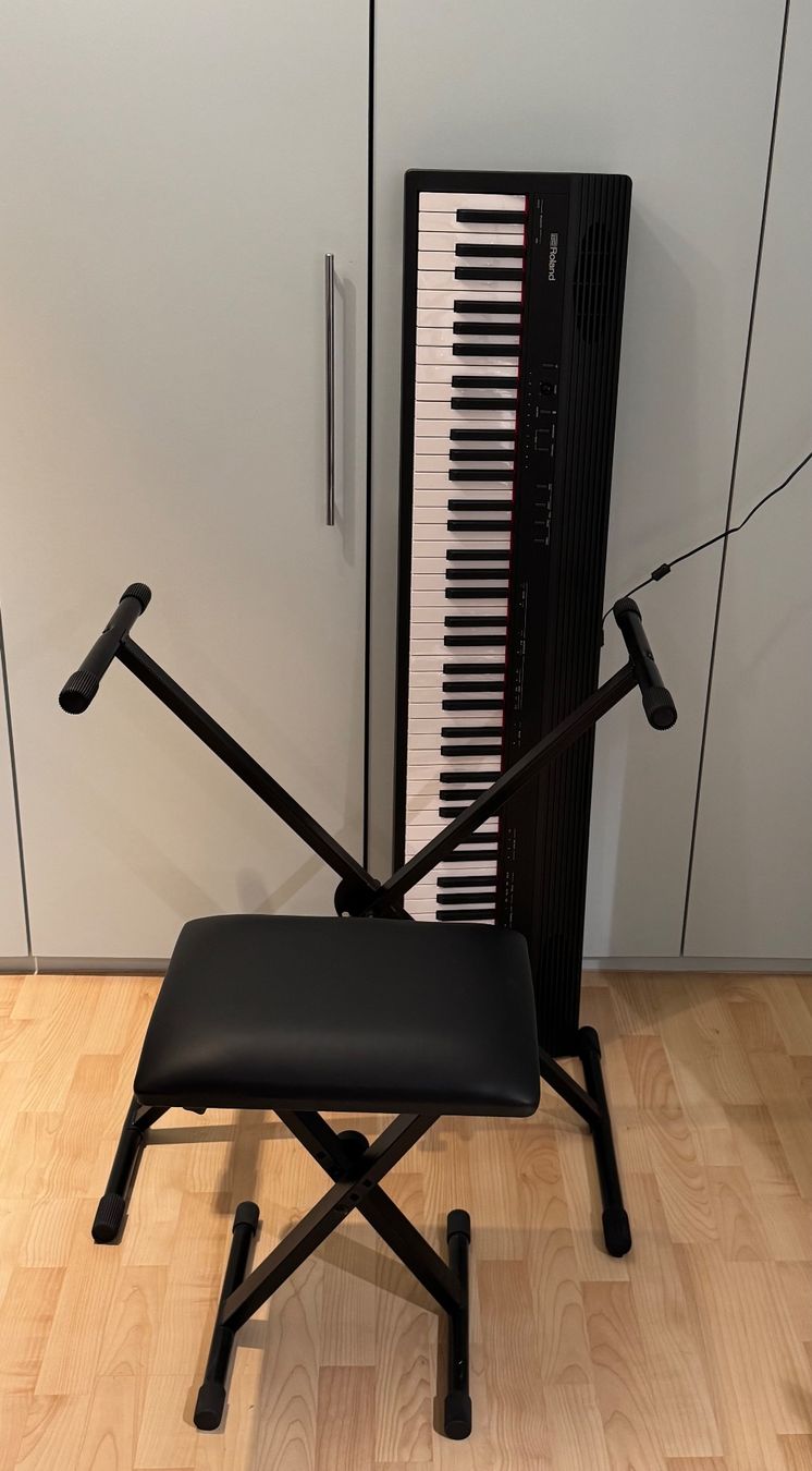Roland Musikinstrumente: NEUES E-PIANO GO 88 – Neu (gemäss Beschreibung) aus Wettingen von 1coni1 5
