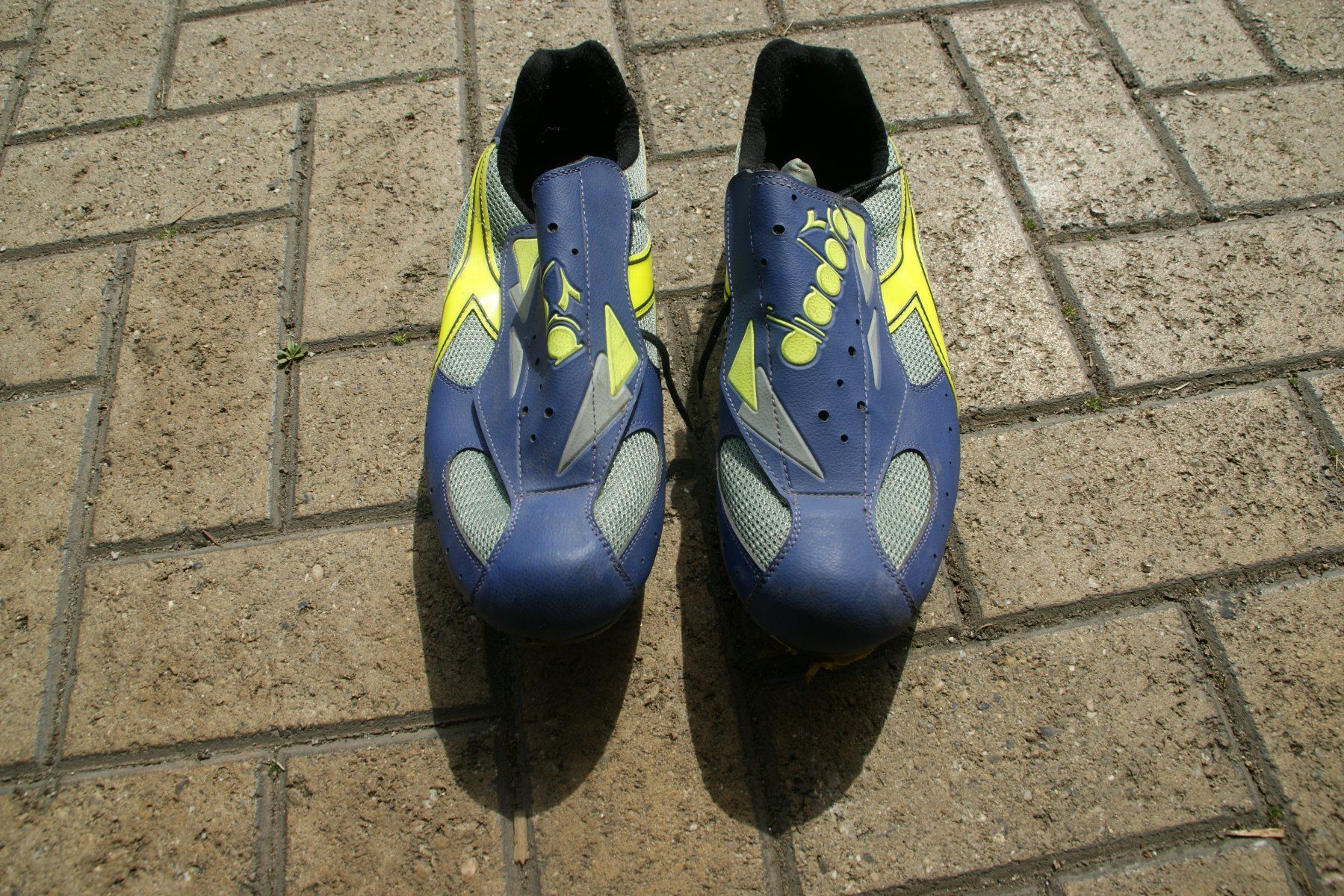 Diadora Herrenschuhe: Schuhe für Rennvelo – Gebraucht aus Gettnau von Cidor
