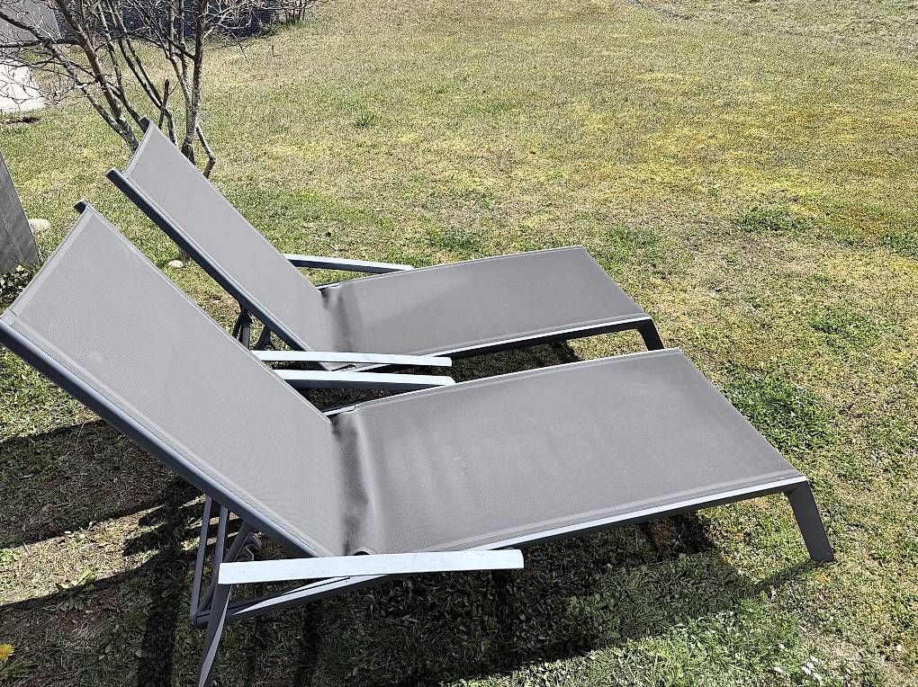 Liegen & Liegestühle: 2x Sonnenliegen NOLI mit Relaxfunktion Metall Grau – Gebraucht aus Zumikon von Marin1986 1