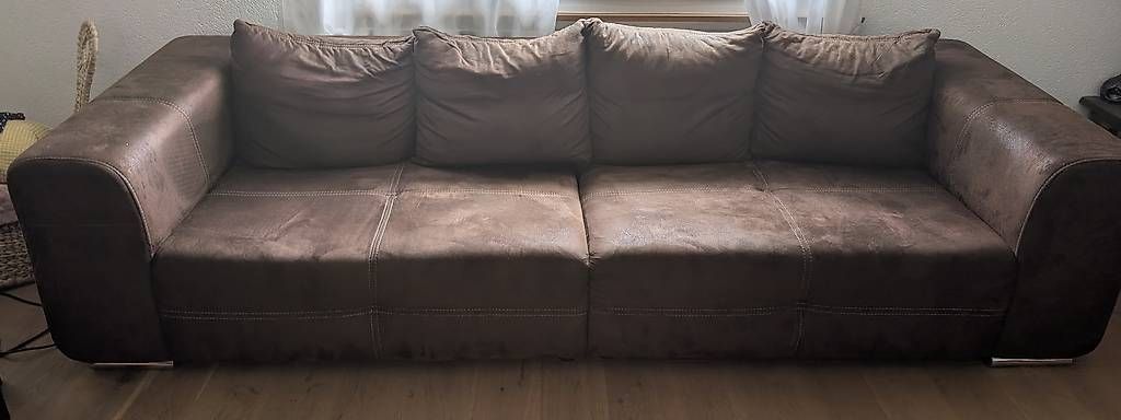 Sofas: XXL-Sofa in Wildleder-Optik GRATIS – Gebraucht aus Bern von promo-center
