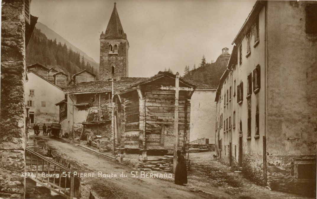 Cartoline postali: Bourg St. Pierre  VS   -  Route du St. Bernard – Usato da Brig venduto da Valcards54