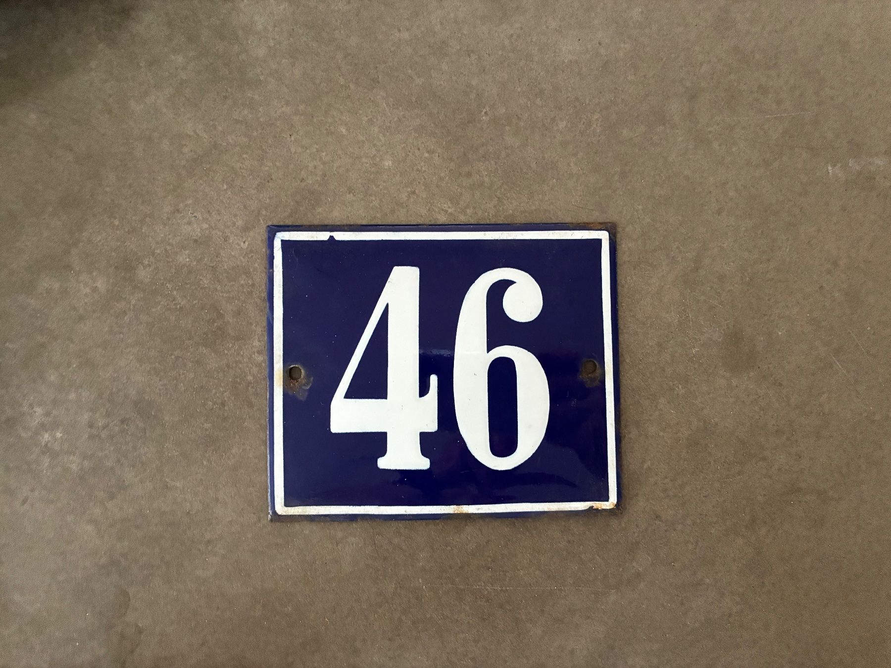 Insegne: Altes Emailschild Hausnummer 46 – Usato da Steffisburg venduto da Reitschel5
