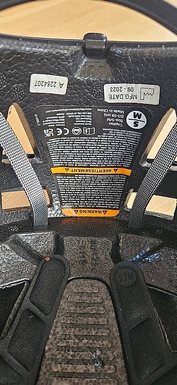 Caschi: Casque escalade Black diamond – Usato da Goumoens-la-Ville venduto da isa_f87c 4