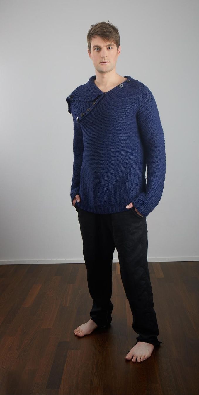 Maglioni & Felpe: Unique Navy Blue Wool Blend Winter Jumper, Size Large – Usato da Zürich venduto da joa_26k8 2