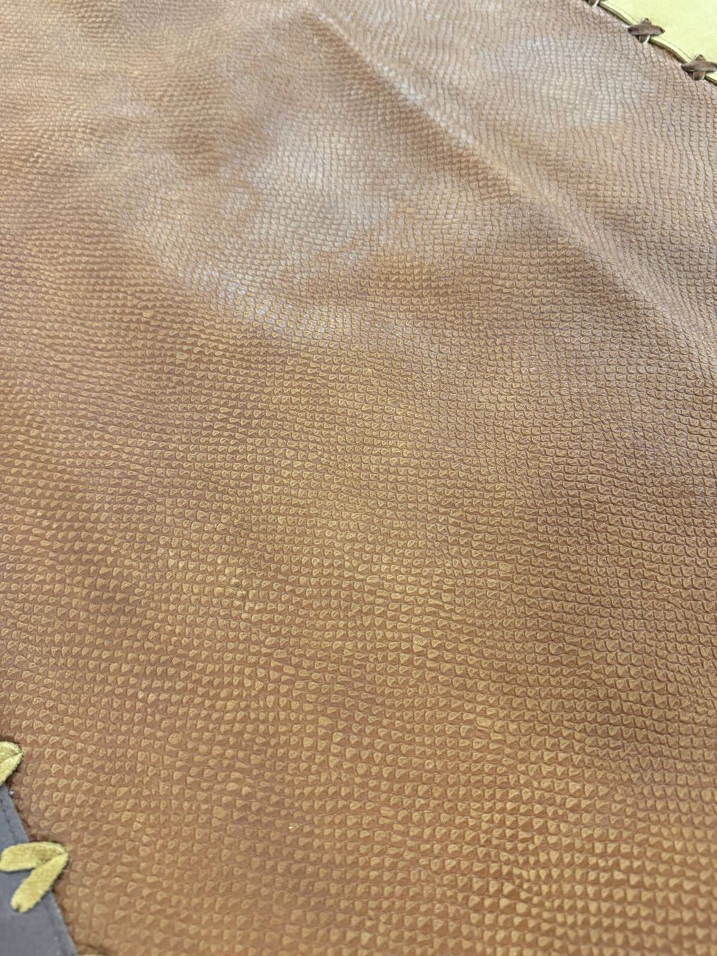 Tappetini fitness: Handcrafted Leather Carpet – Multi-Texture, New Condition – Usato da Gsteig b. Gstaad venduto da Auctionly 3
